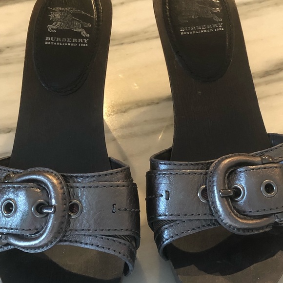 ❤️ BURBERRY HEELS SIZE 6 - Picture 3 of 5